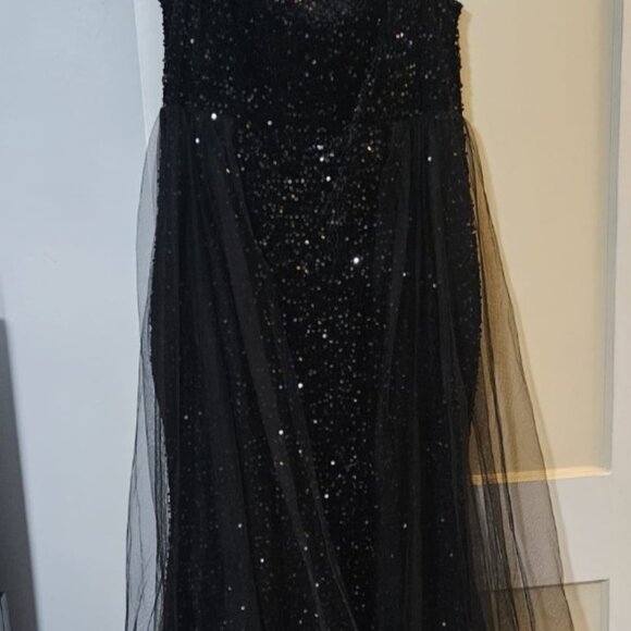 Off the shoulder mermaid sequence dress - Picture 2 of 2